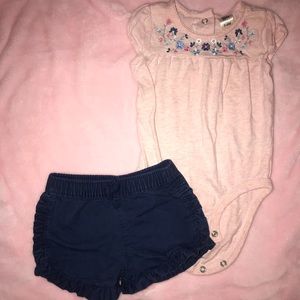 Baby girl outfit size 6 months